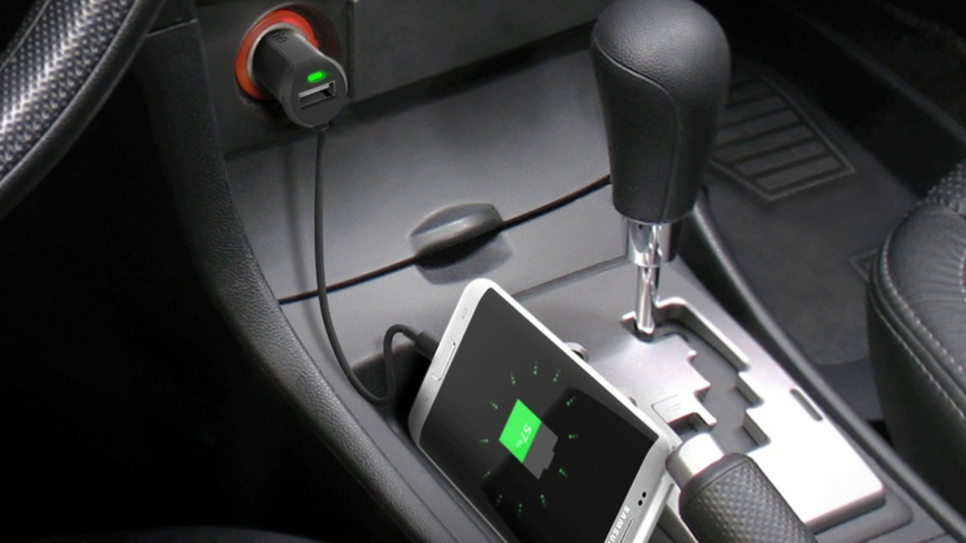 10 Charger Mobil Fast Charging Terbaik, Cocok Untuk Road Trip!